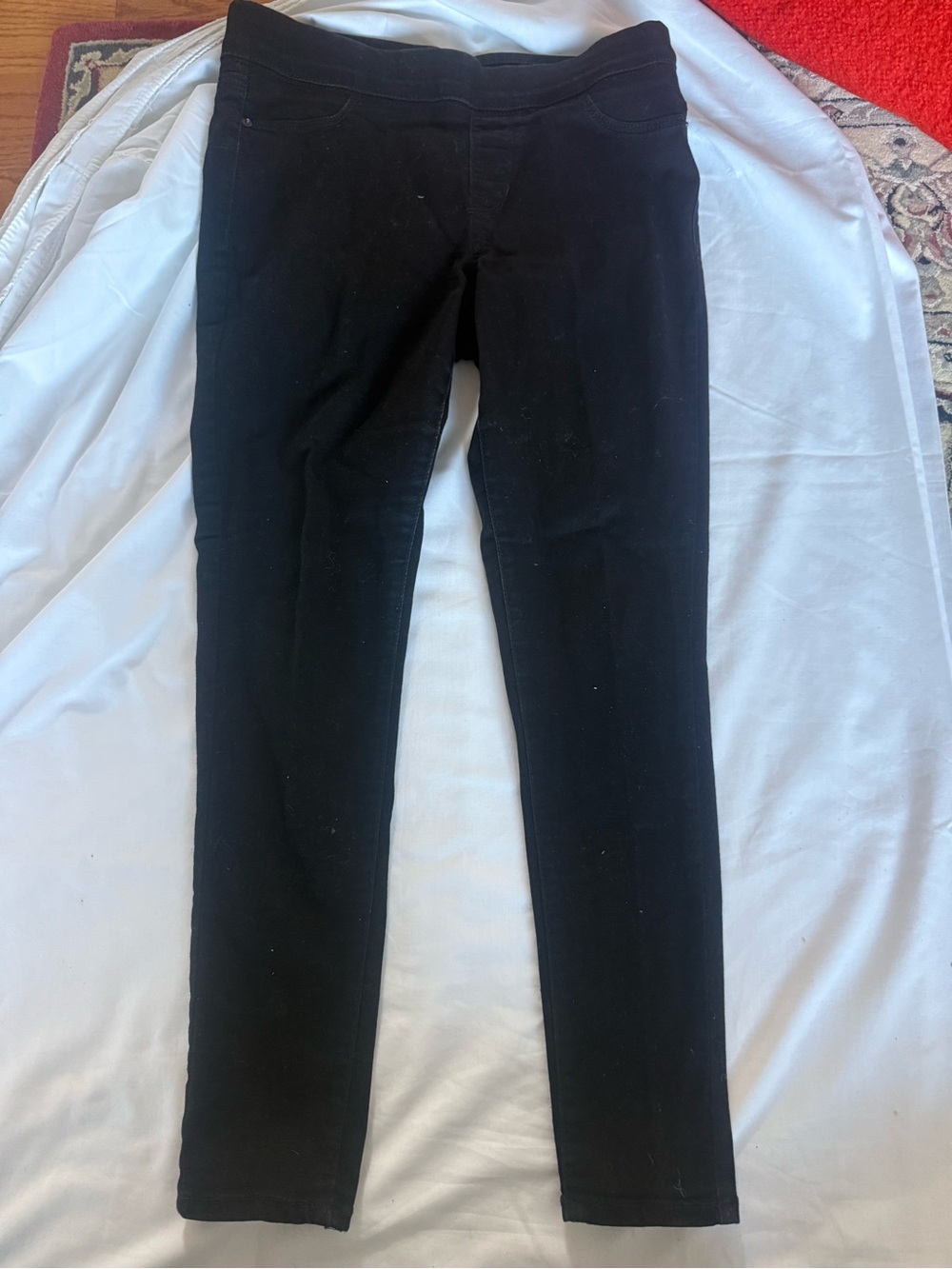 Old Navy Women’s rockstar pull on Skinny Jeans in Black 8 short